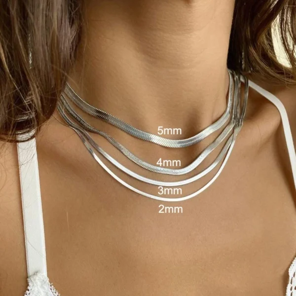 Collier ras du cou à chevrons en acier inoxydable, 1 pièce – Image 3