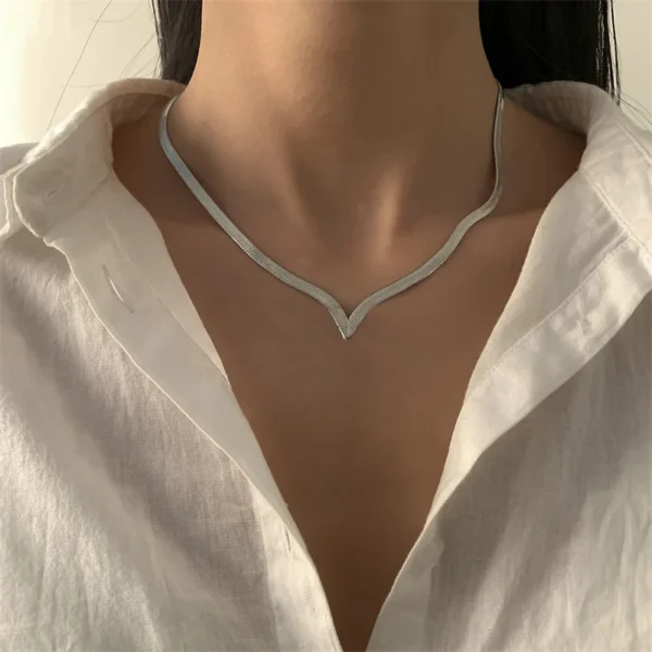 Collier plat à chevrons pour femmes, tour de cou de fête, bijoux à breloques . – Image 2