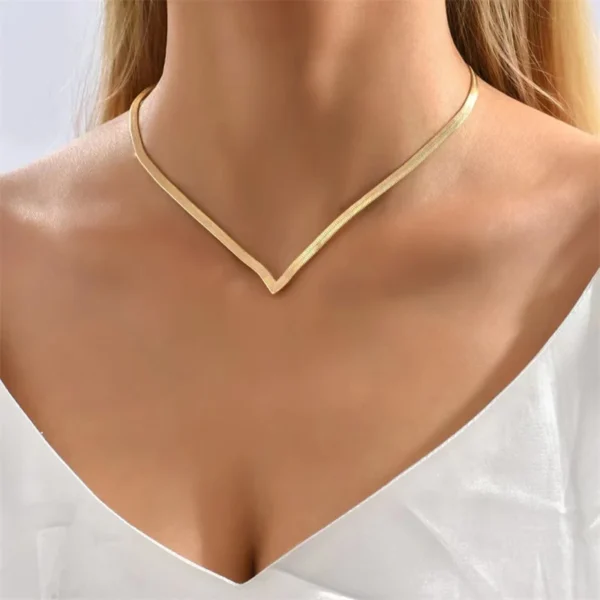 Collier plat à chevrons pour femmes, tour de cou de fête, bijoux à breloques .